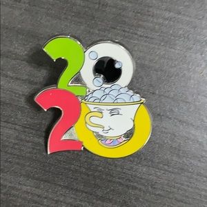 Authentic Disney pin, with Mrs Potts for year 2020.
